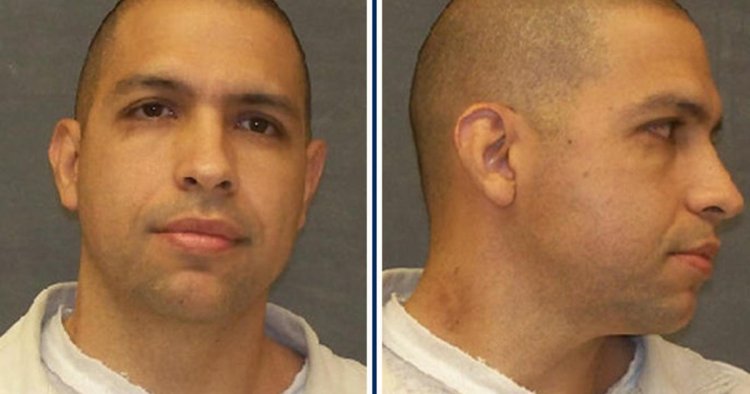 Manhunt continues for convicted murderer who stabbed prison
bus driver and escaped in Texas - CBS News