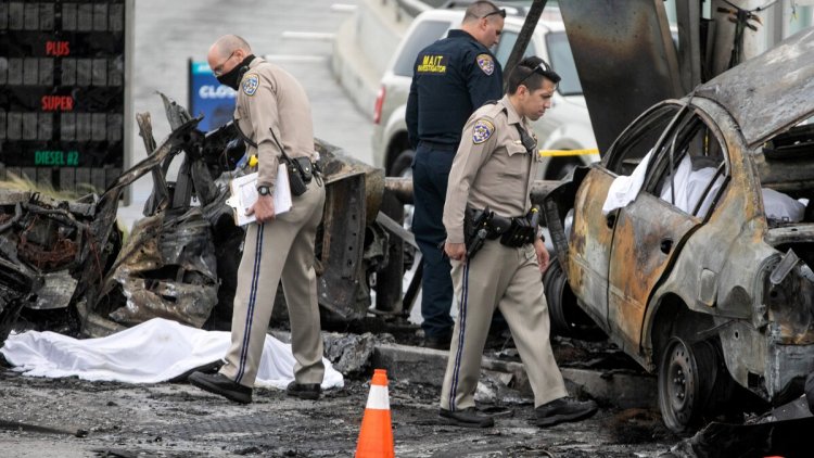 Mercedes driver arrested in Windsor Hills crash that killed
5 - Los Angeles Times