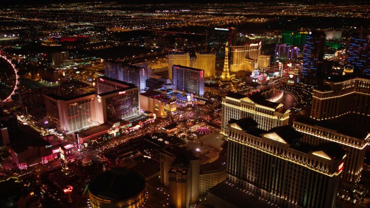 1 dead, 2 critically injured after shooting in hotel room at
Mirage resort on Vegas Strip - USA TODAY