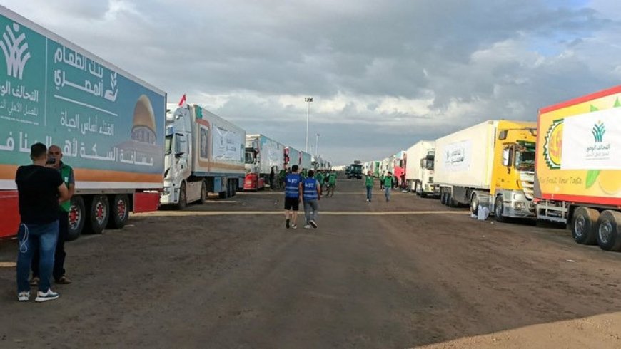 trucks of aid for gaza