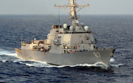 Tensions High: Houthis Target Cargo Ship in Red Sea