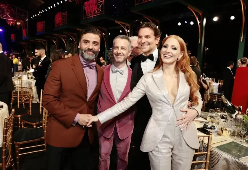 Bradley Cooper & Jessica Chastain Share Surprise Parenting Connection at SAG Awards